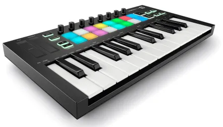 Купить NOVATION Launchkey 25 [MK3] по выгодной цене в Москве