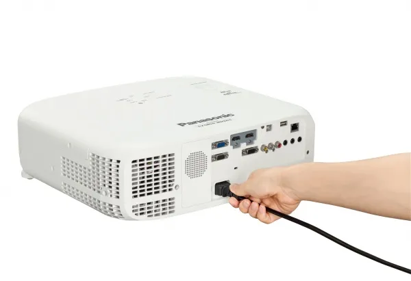 Panasonic PT-VZ585NE